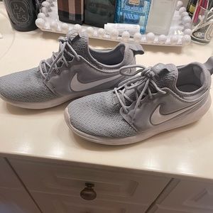 Grey Nike Tennis Shoes